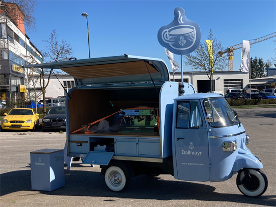 Sonderkonstruktion, Ape als Kaffeefahrzeug mit externer Wasserversorgung und Pumpe, Elektrik, Wasseranschlüsse, Gastrogeräte, Transportservice, Dämmung, Unterkonstruktion