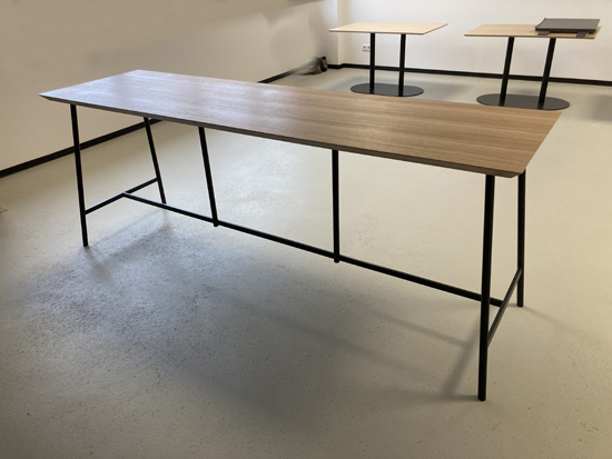 Einbauküche Birke mit Schränken, Tischen, Ablage, Geräten, Auszügen